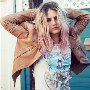 Rare Spell Forever Free tee ♥️✨